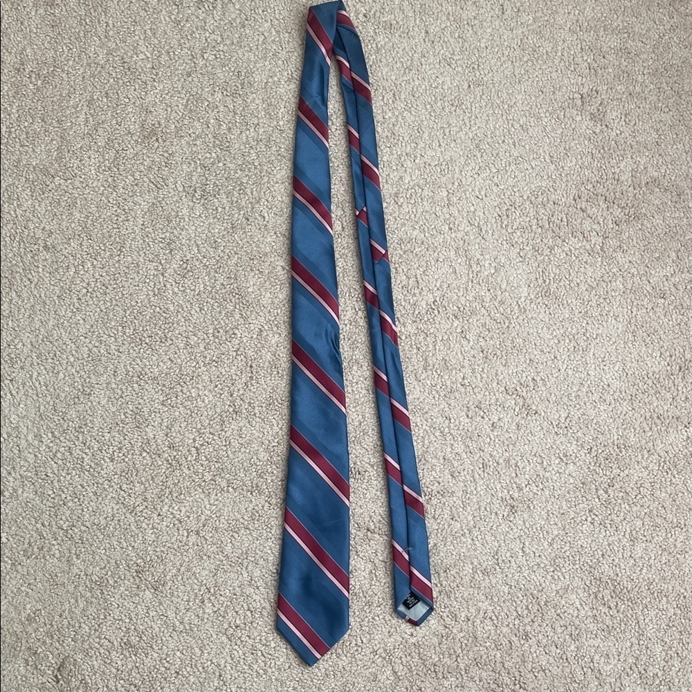 Elegant Blue and Red Striped Tie